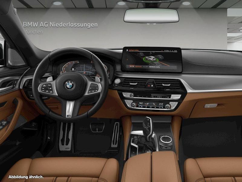 Gebraucht BMW 540 Performance 333 PS (244 kW) 2023 Grau Kombi