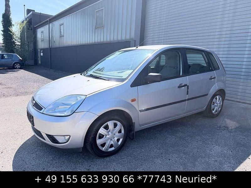 Gebraucht Ford Fiesta Ghia 68 PS (50 kW) 2002 Silber Kleinwagen