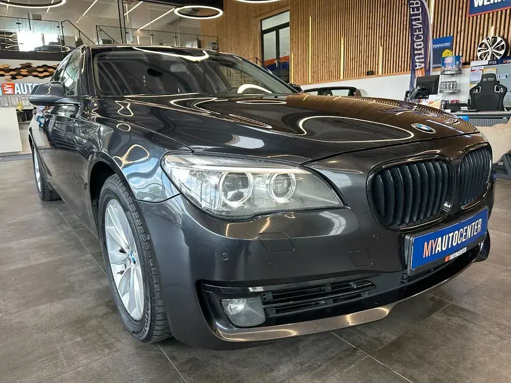 Gebraucht BMW 740 Comfort Edition 313 PS (230 kW) 2014 Grau Limousine