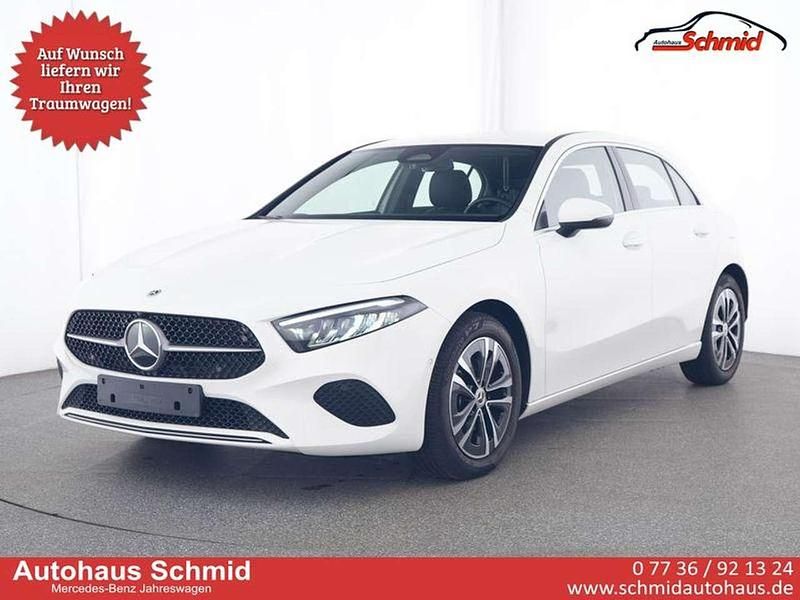 Polarweiß Gebraucht 2024 Mercedes A180 Advanced Limousine | 28.888 € (Fairer Preis) - Bild 1/4