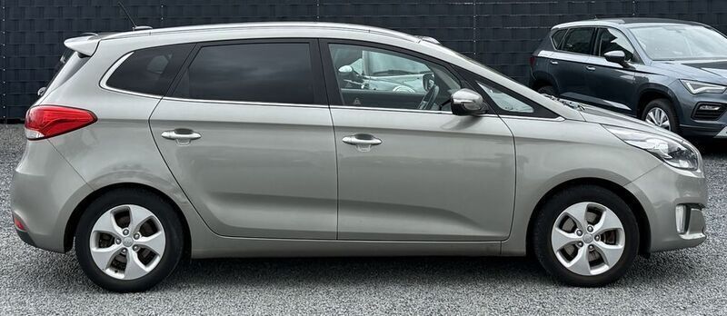 Silber Gebraucht 2013 Kia Carens Van / Kleinbus | 5.850 € (Guter Preis) - Bild 1/4