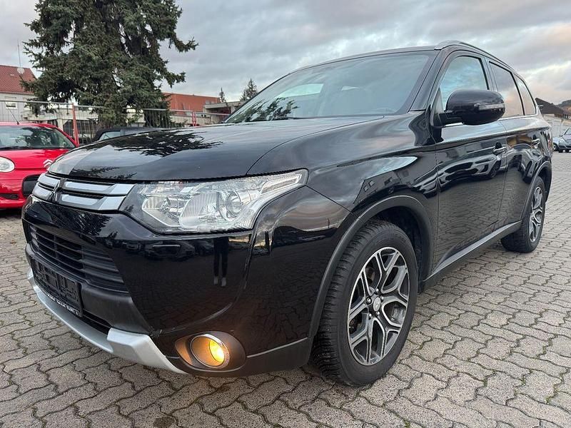 Schwarz Gebraucht 2015 Mitsubishi Outlander Instyle SUV | 7.990 € (Fairer Preis) - Bild 1/4