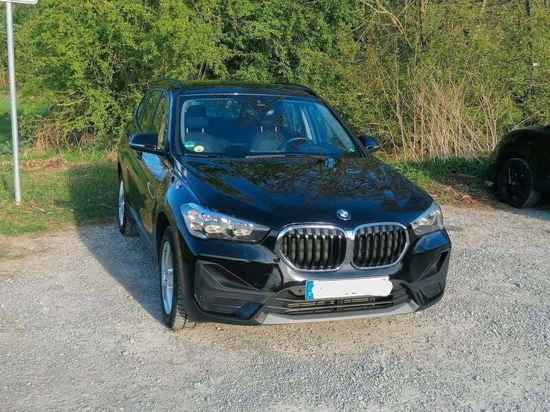 Schwarz Gebraucht 2019 BMW X1 Advantage SUV | 22.000 € (Fairer Preis) - Bild 1/4
