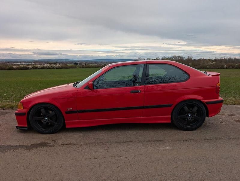 Gebraucht BMW 323 Performance 170 PS (125 kW) 1999 Rot Limousine