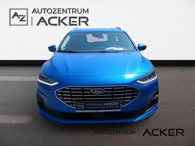 Gebraucht Ford Focus Titanium 125 PS (91 kW) 2024 Blau Kombi