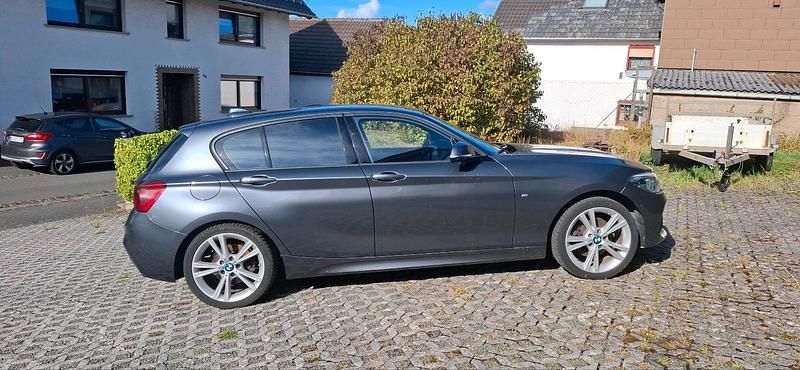 Grau Gebraucht 2015 BMW 125 M Sport Kleinwagen | 15.000 € - Bild 1/4