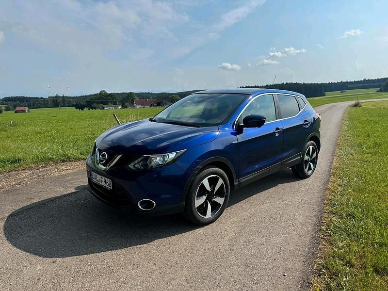 Blau Gebraucht 2016 Nissan Qashqai SUV | 11.500 € (Guter Preis) - Bild 1/4