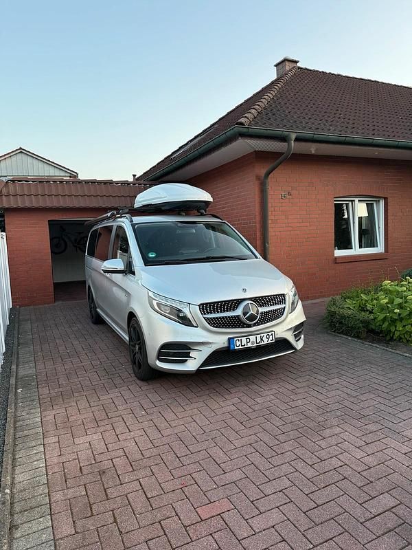Silber Gebraucht 2019 Mercedes V300 Exclusive Van / Kleinbus | 41.499 € (Superpreis) - Bild 1/4
