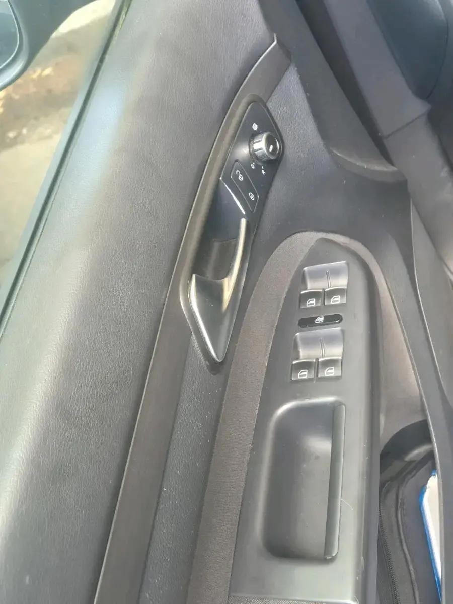 Gebraucht VW Touran 105 PS (77 kW) 2010 Blau Van / Kleinbus