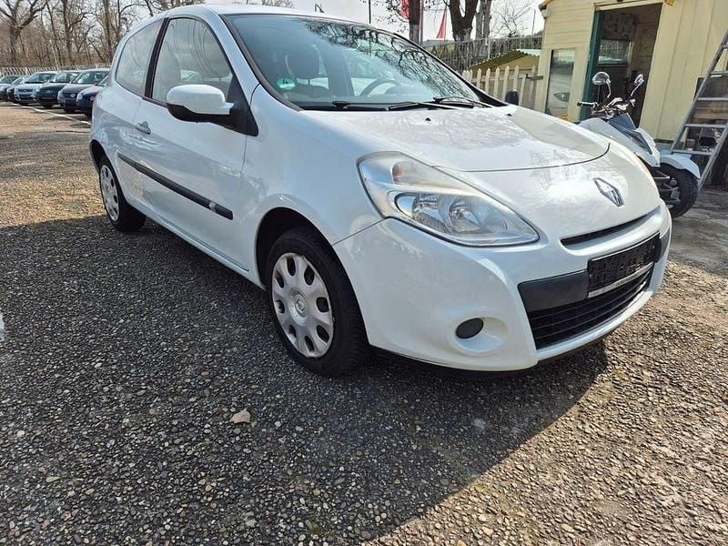 Gebraucht Renault Clio III Expression 75 PS (55 kW) 2010 Weiß Limousine
