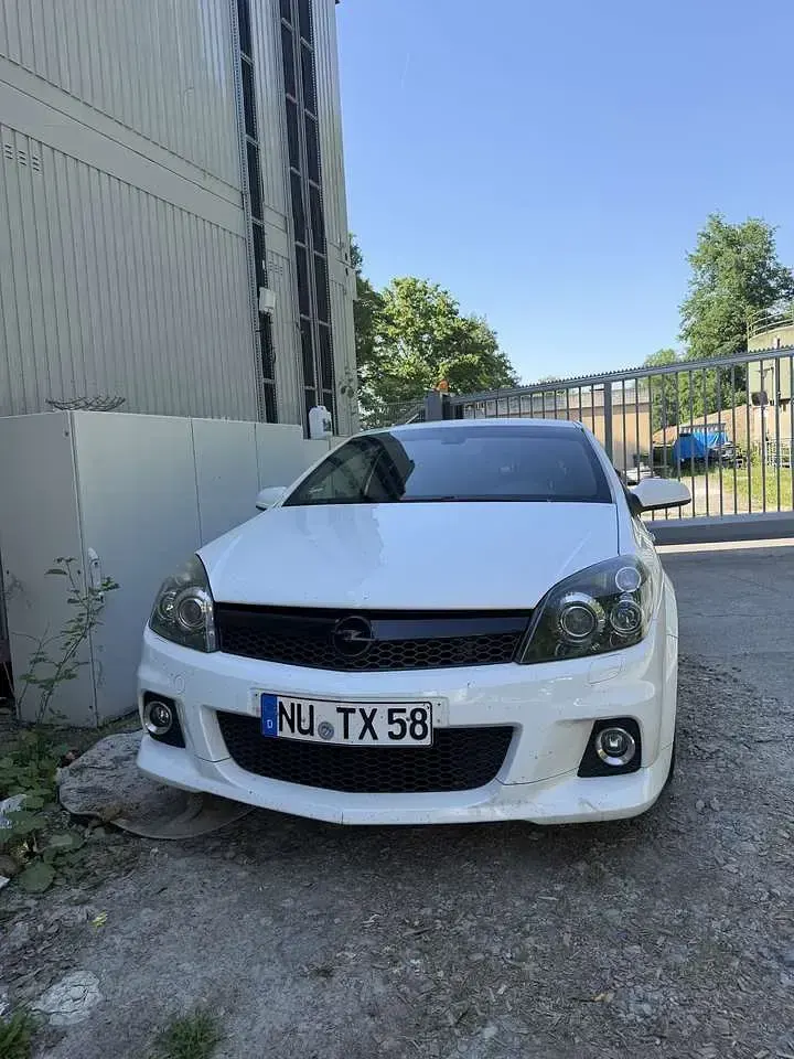 Używany Opel Astra Cabriolet 140 KM (102 kW) 2009 Kabriolet
