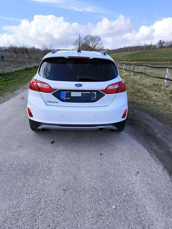 Gebraucht Ford Fiesta Active 101 PS (74 kW) 2019 Weiß Kleinwagen