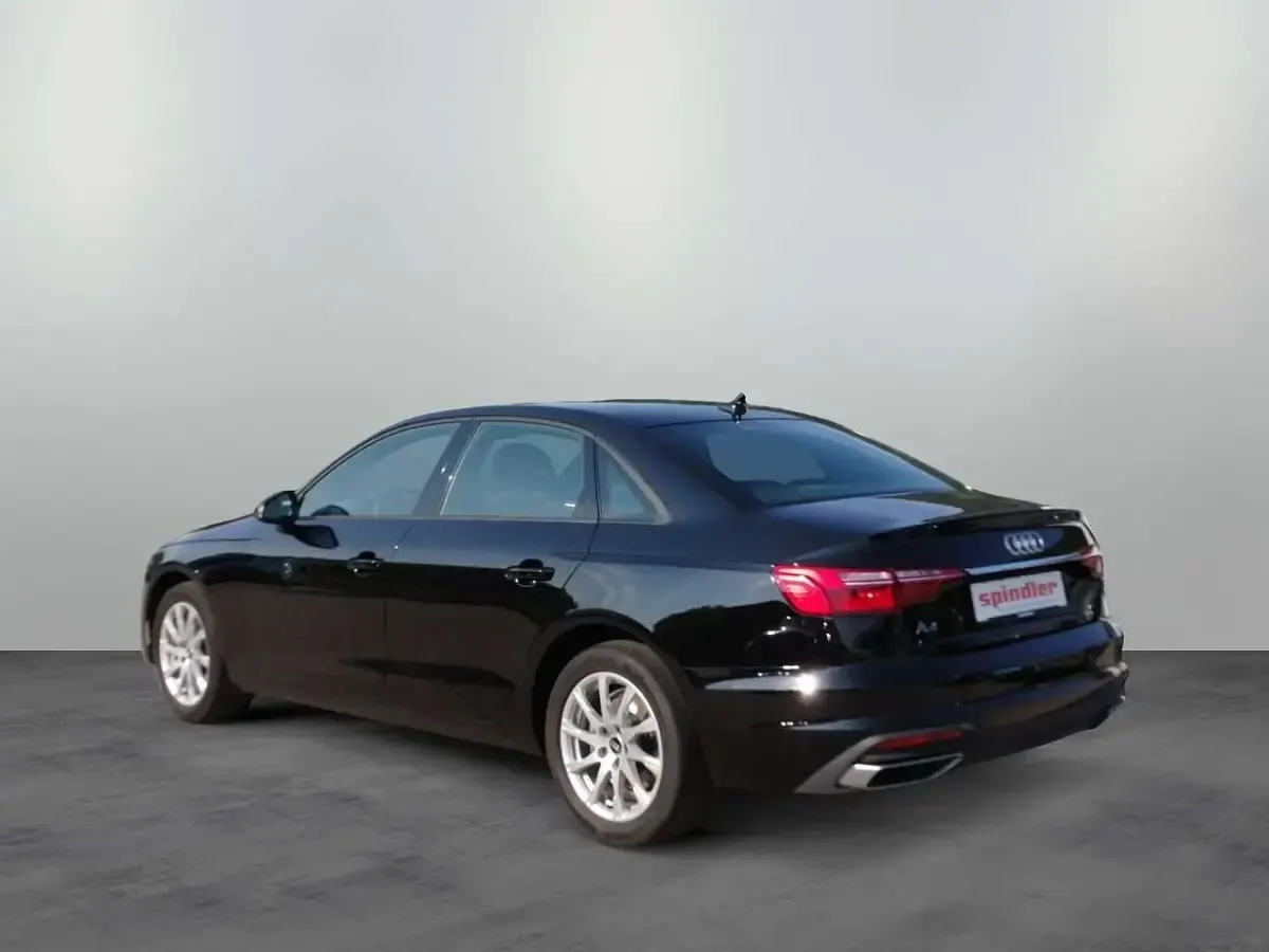 Gebraucht Audi A4 Sport 150 PS (110 kW) 2023 Schwarz Limousine