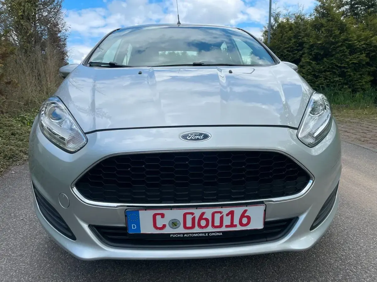 Gebraucht Ford Fiesta 82 PS (60 kW) 2017 Silber Kleinwagen