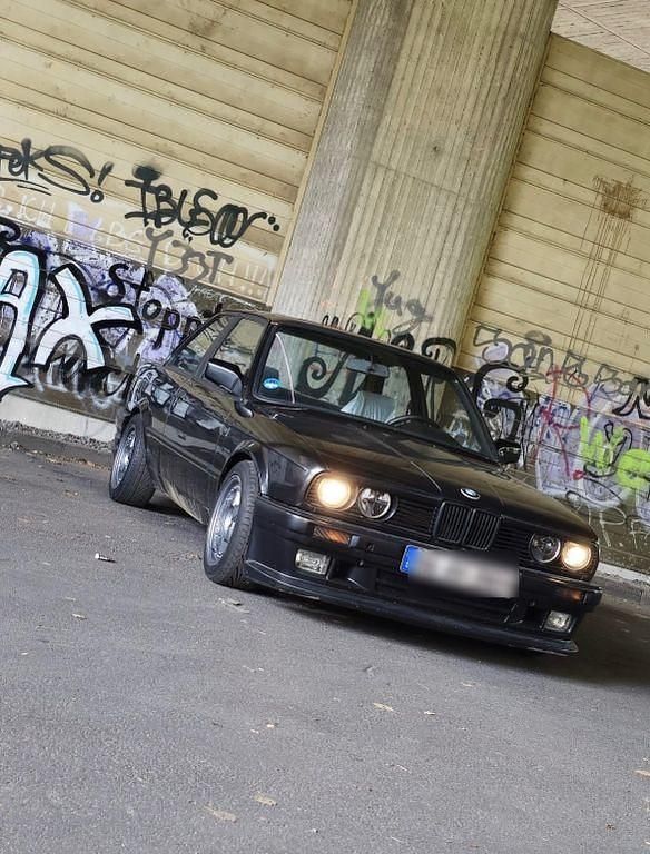 Gebraucht BMW 318 Performance 113 PS (83 kW) 1989 Schwarz Coupé