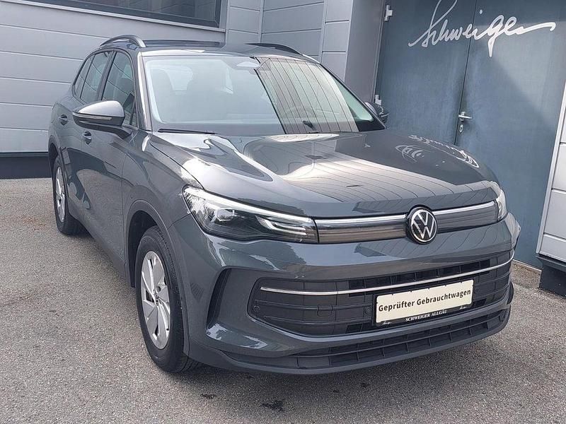 Gebraucht VW Tiguan Life 150 PS (110 kW) 2025 Grau SUV