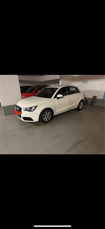 Weiß Gebraucht 2014 Audi A1 Kleinwagen | 9.999 € (Fairer Preis) - Bild 1/4