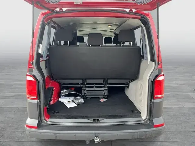 Używany VW Transporter 150 KM (110 kW) 2016 Czerwony Van