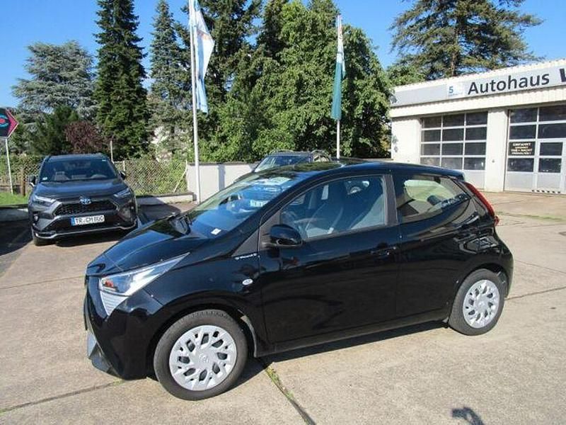 Gebraucht Toyota Aygo X-play 112 PS (82 kW) 2021 Schwarz Kleinwagen