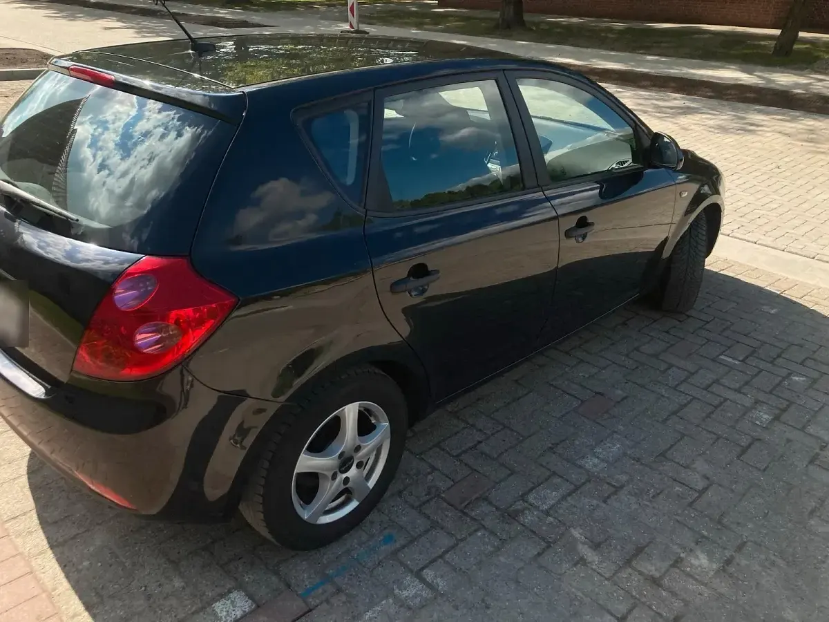 Gebraucht Kia Ceed 109 PS (80 kW) 2008 Schwarz Kleinwagen