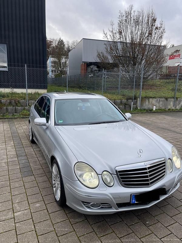 Gebraucht Mercedes E320 224 PS (164 kW) 2007 Silber Limousine