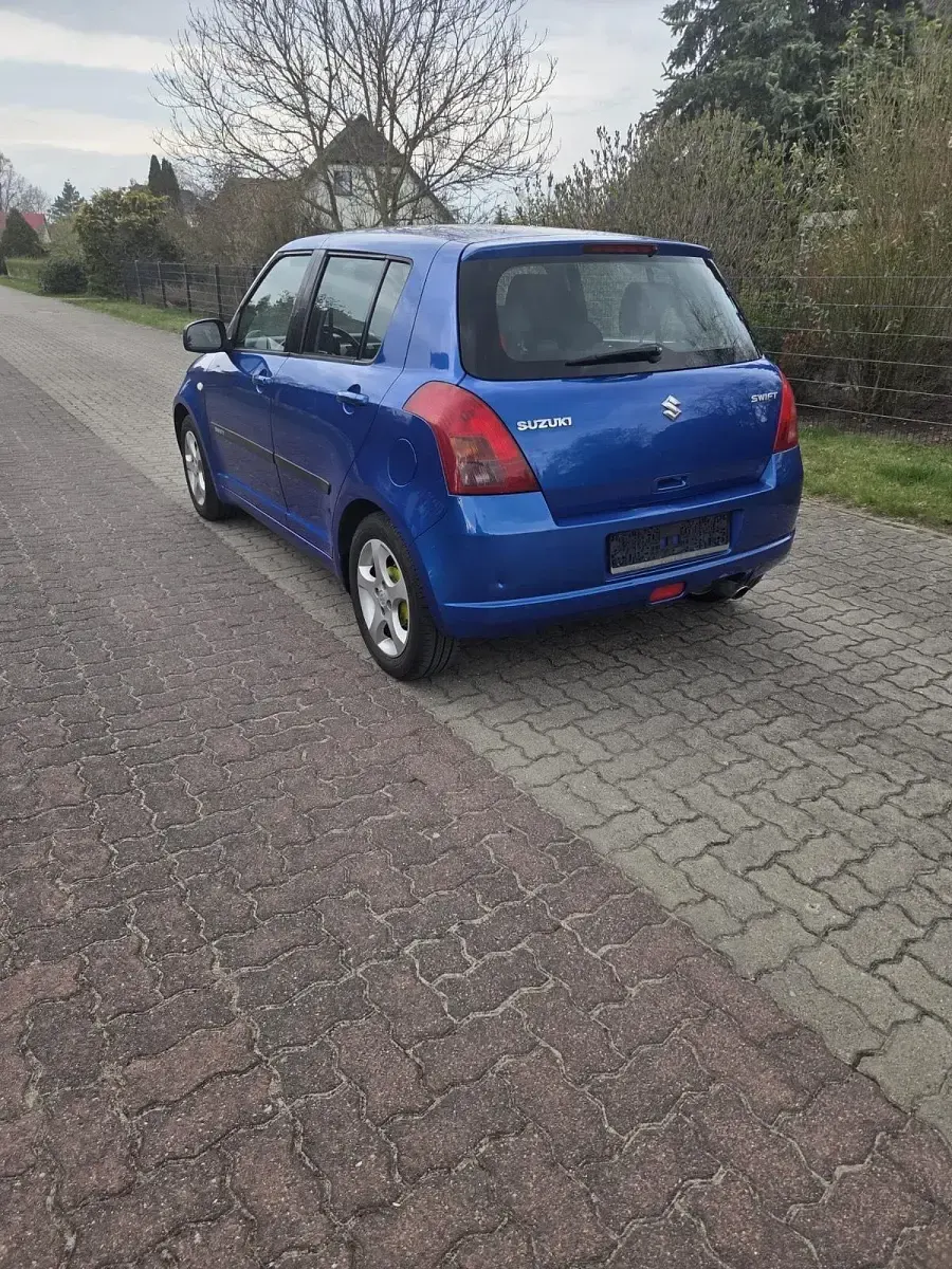 Gebraucht Suzuki Swift 92 PS (67 kW) 2006 Blau Kleinwagen