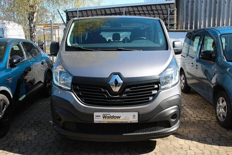 Gebraucht Renault Trafic Expression 125 PS (91 kW) 2017 Grau Van / Kleinbus