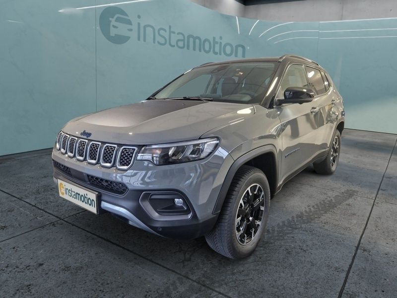 Grau Gebraucht 2023 Jeep Compass SUV | 33.790 € (Fairer Preis) - Bild 1/3