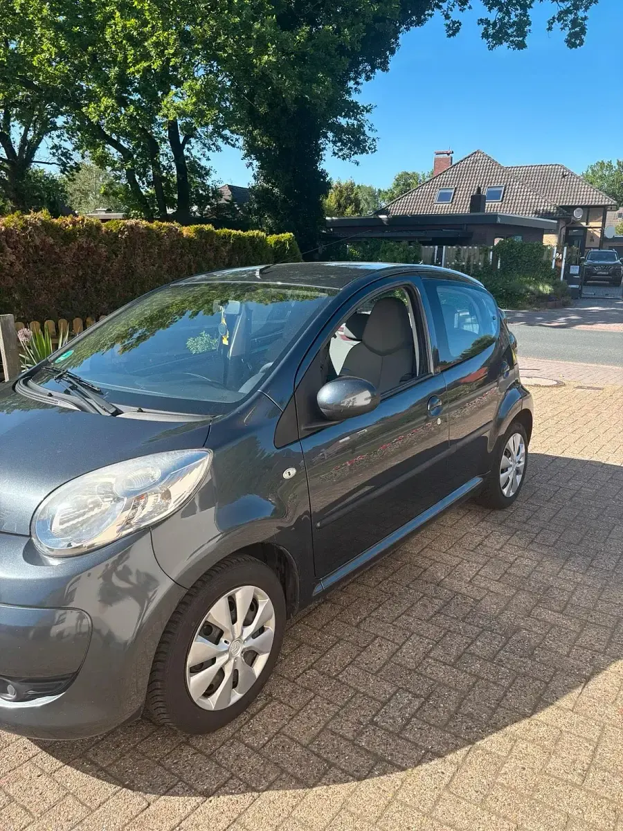 Gebraucht Citroën C1 68 PS (50 kW) 2011 Grau Kleinwagen