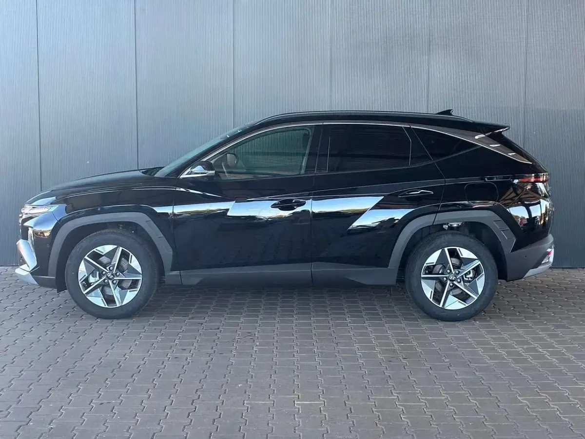 Neu Hyundai Tucson Comfort 160 PS (117 kW) 2025 Abyss black SUV