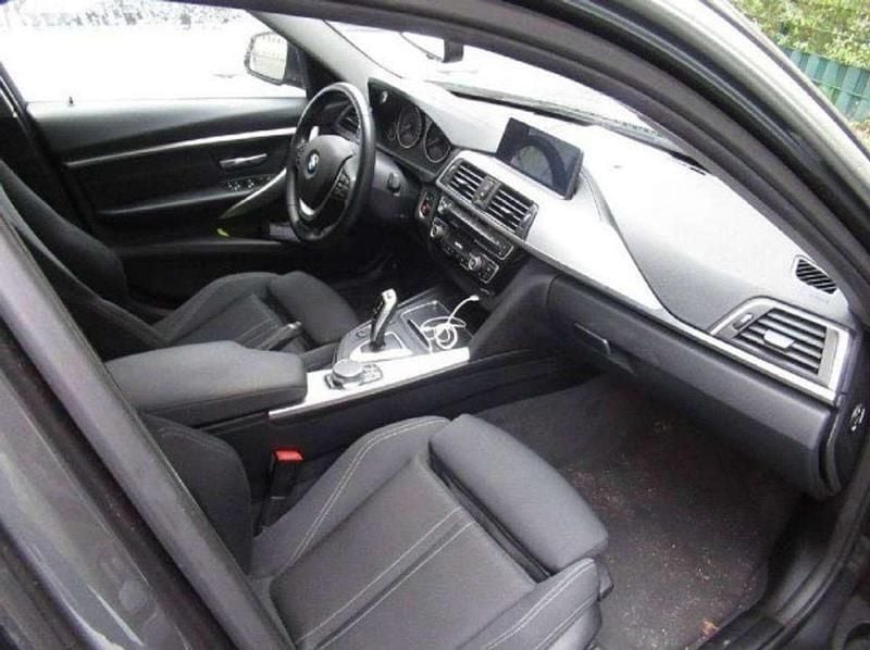 Grau Gebraucht 2019 BMW 320 Efficient Dynamics Kombi | 19.900 € (Guter Preis) - Bild 1/4