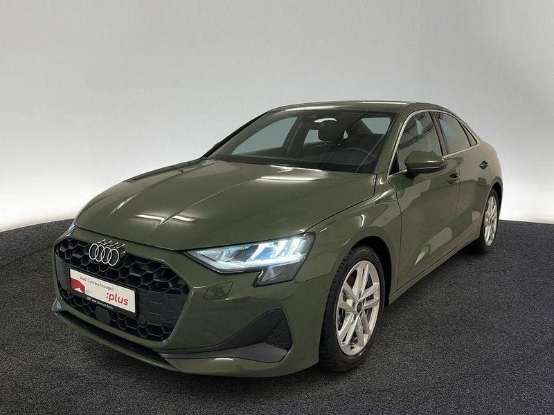 Gebraucht Audi A3 Ambiente 116 PS (85 kW) 2025 Distriktgrün metallic Limousine