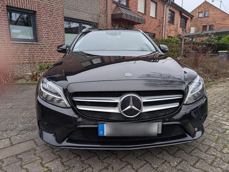 Schwarz Gebraucht 2019 Mercedes C300 Kombi | 19.500 € (Fairer Preis) - Bild 1/4