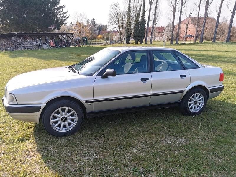 Second-hand Audi 80 90 CP (66 kW) 1994 Argintiu Berlinǎ