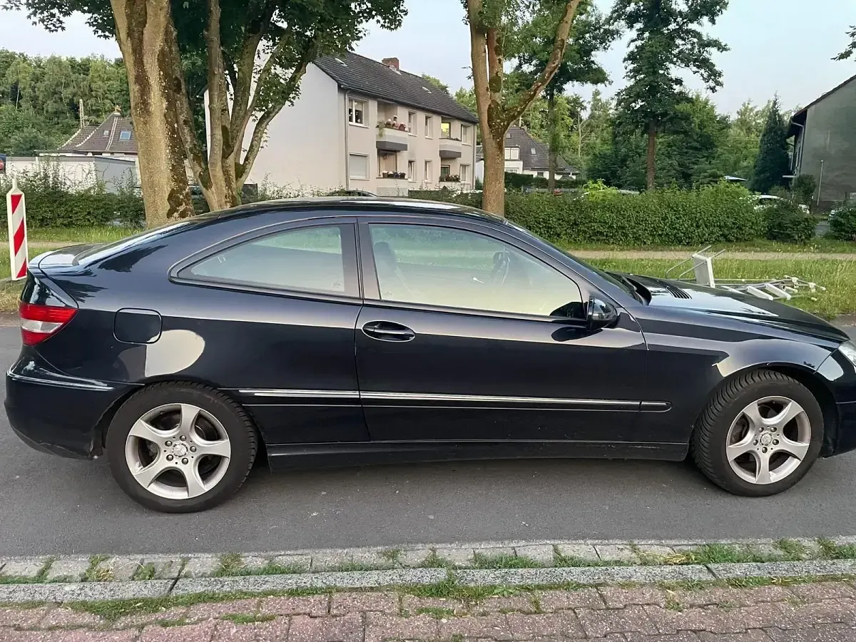 Gebraucht Mercedes CLC200 122 PS (89 kW) 2009 Schwarz Kleinwagen