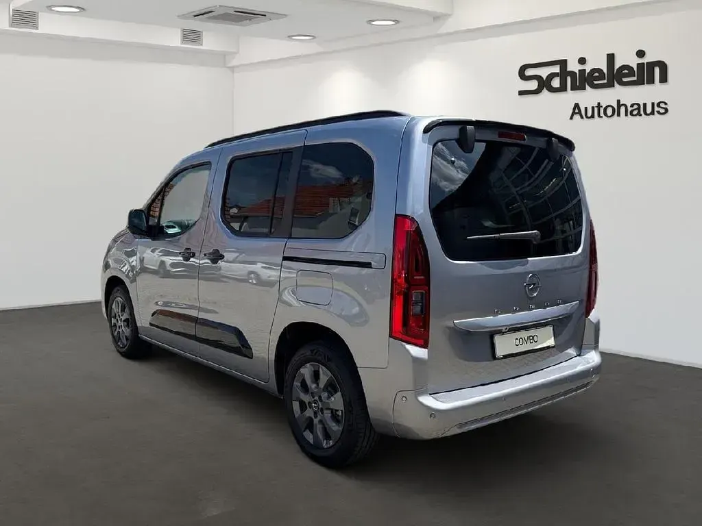 Neu Opel Combo Life 131 PS (96 kW) 2026 Grau Van / Kleinbus