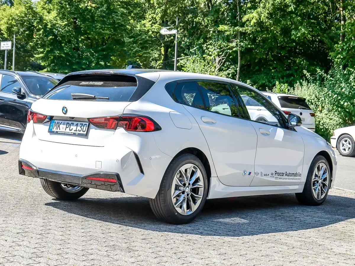 Gebraucht BMW 120 Shadowline 156 PS (114 kW) 2026 Weiß Kleinwagen