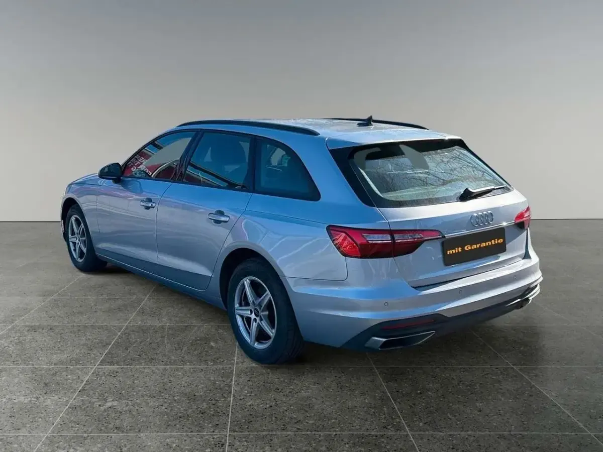Gebraucht Audi A4 163 PS (119 kW) 2023 Silber Kombi