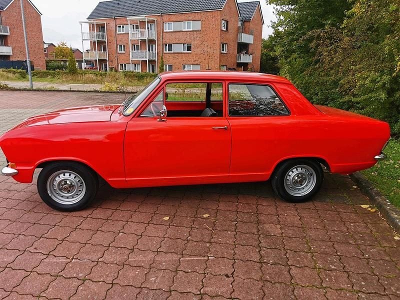 Rot Gebraucht 1970 Opel Kadett Limousine | 7.500 € - Bild 1/4
