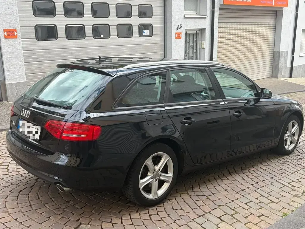 Gebraucht Audi A4 Attraction 204 PS (150 kW) 2015 Schwarz Kombi