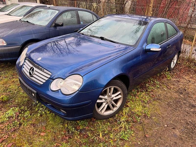 Blau Gebraucht 2003 Mercedes CL180 Coupé | 1.799 € - Bild 1/4