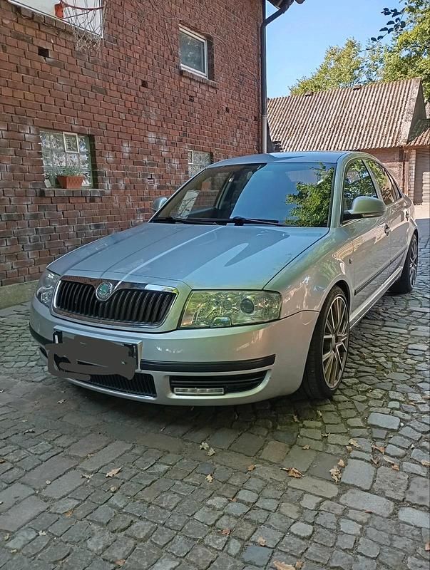 Silber Gebraucht 2007 Skoda Superb Limousine | 2.850 € (Fairer Preis) - Bild 1/4