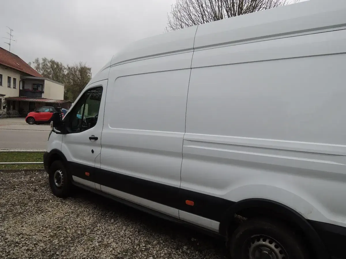 Second-hand Ford Transit 131 CP (96 kW) 2023 Alb Berlinǎ