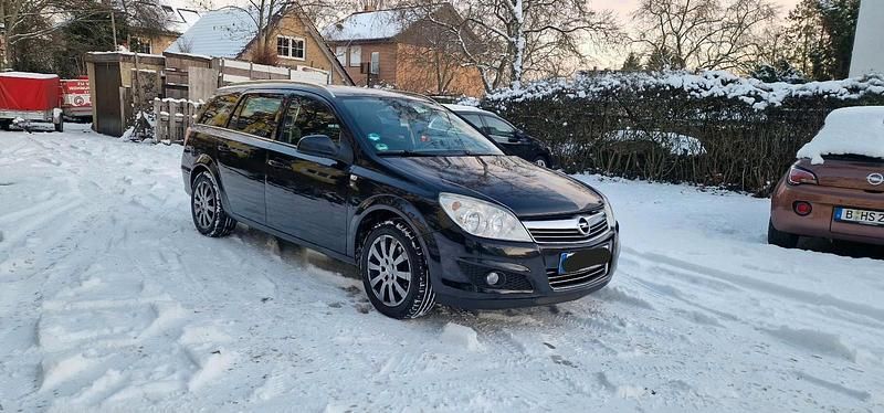 Schwarz Gebraucht 2010 Opel Astra Kombi | 2.300 € (Guter Preis) - Bild 1/4