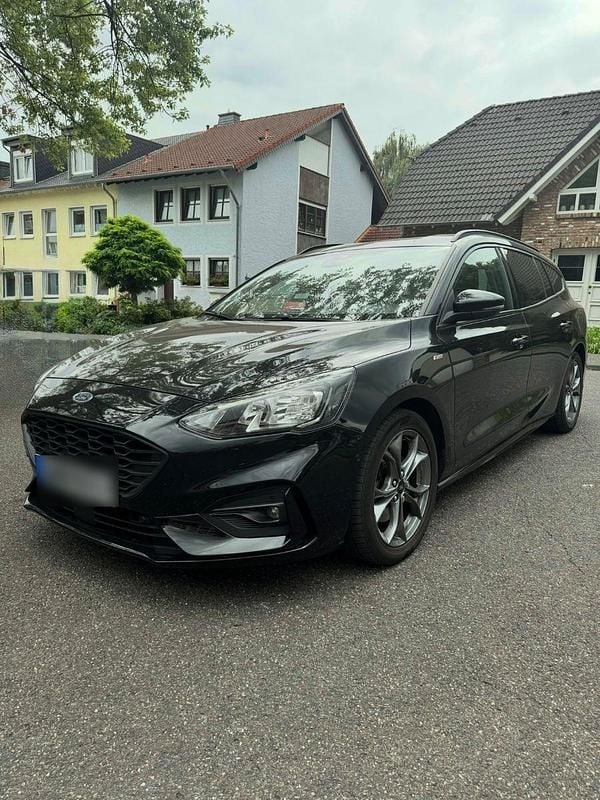 Schwarz Gebraucht 2020 Ford Focus ST-Line Kombi | 9.999 € (Superpreis) - Bild 1/4