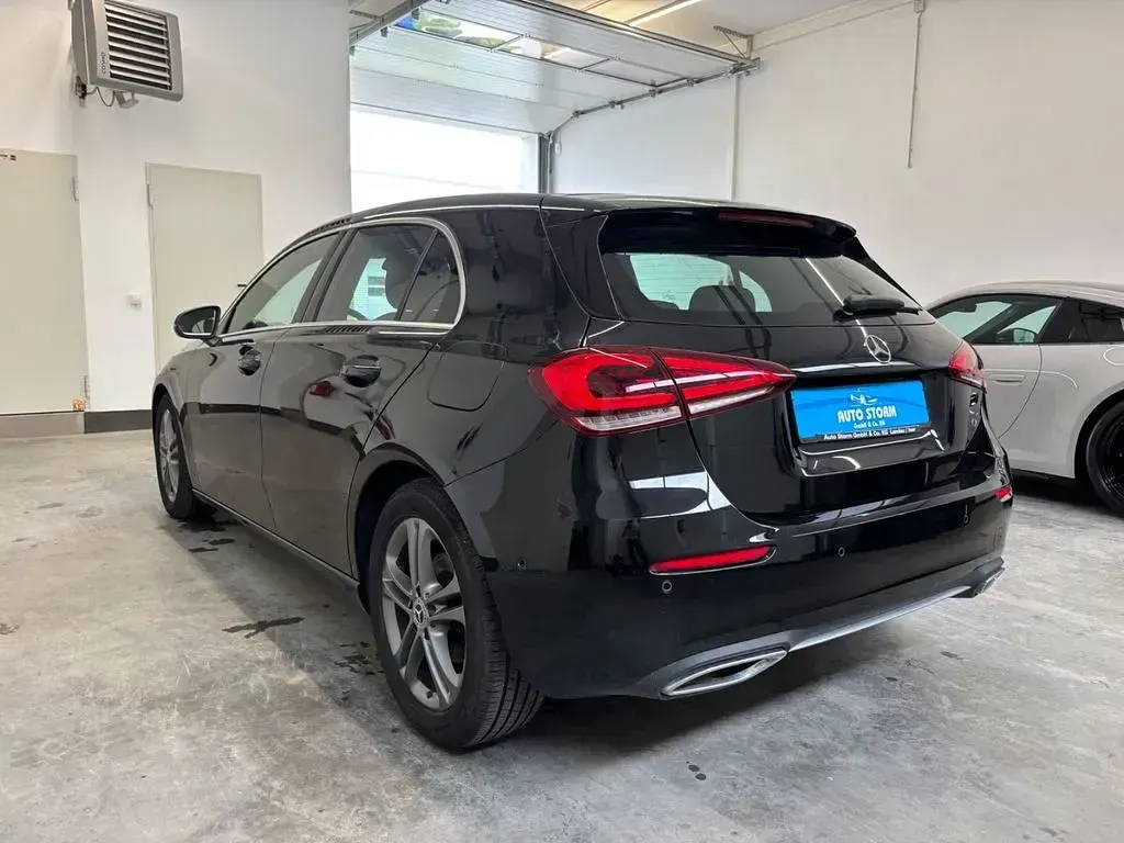 Gebraucht Mercedes A200 Progressive 150 PS (110 kW) 2020 Schwarz Limousine
