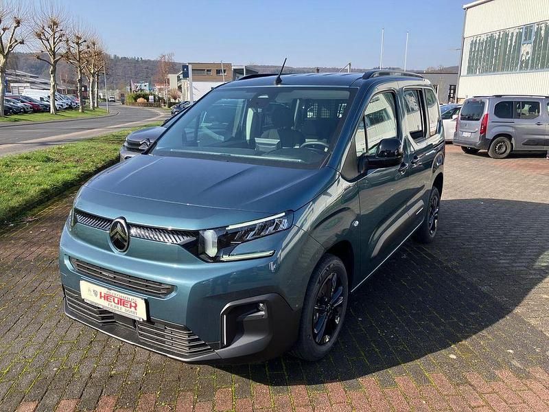 Neu Citroën Berlingo 102 PS (75 kW) 2026 Blau Van / Kleinbus