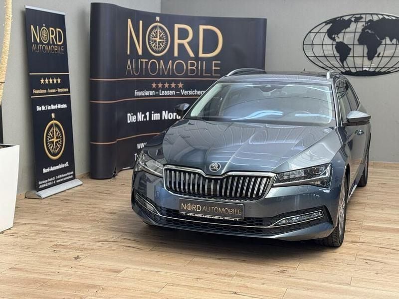 Quarzgrau metallic (metallic) Gebraucht 2021 Skoda Superb Style Kombi | 21.899 € (Guter Preis) - Bild 1/3