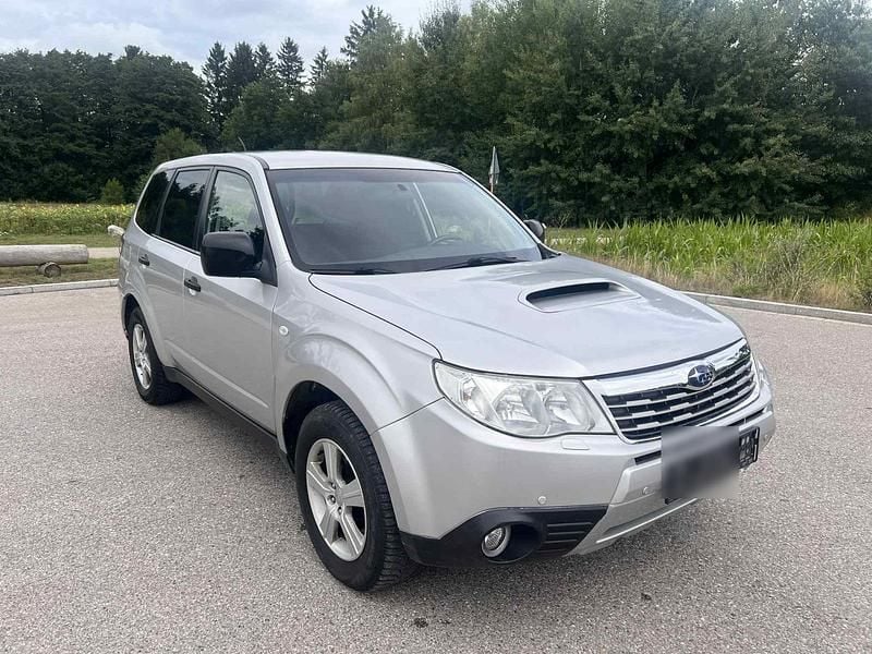 Silber Gebraucht 2009 Subaru Forester SUV | 2.400 € (Superpreis) - Bild 1/4
