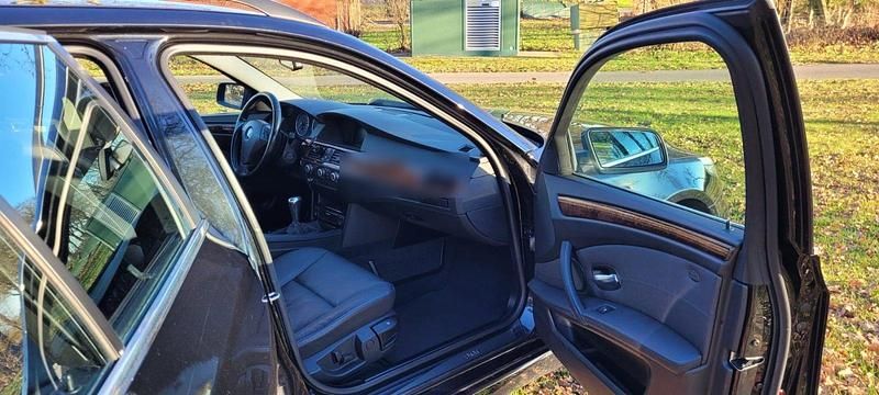 Gebraucht BMW 520 177 PS (130 kW) 2009 Schwarz Kombi